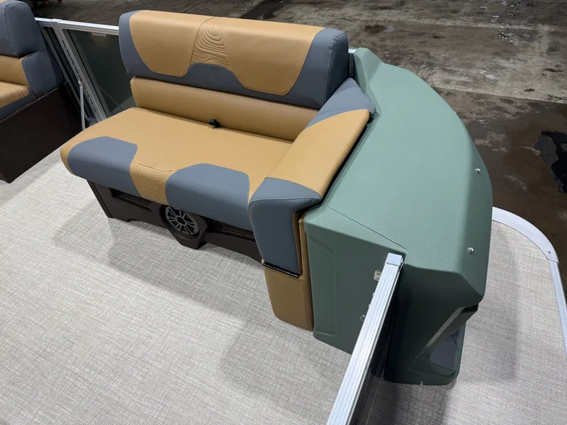 Slide: The Image of Tahoe Geofish 2385 Rear Fish & Honda 4-Stroke EFI 2026 - 8