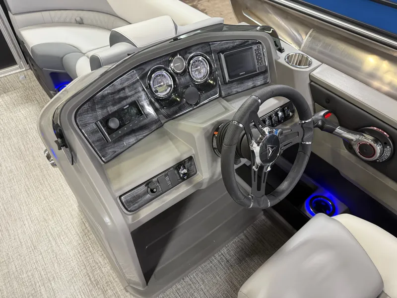 Slide: The Image of Tahoe LTZ 2385 Swingback (VRL) Tritoon & Honda 4-Stroke EFI 2025 - 11