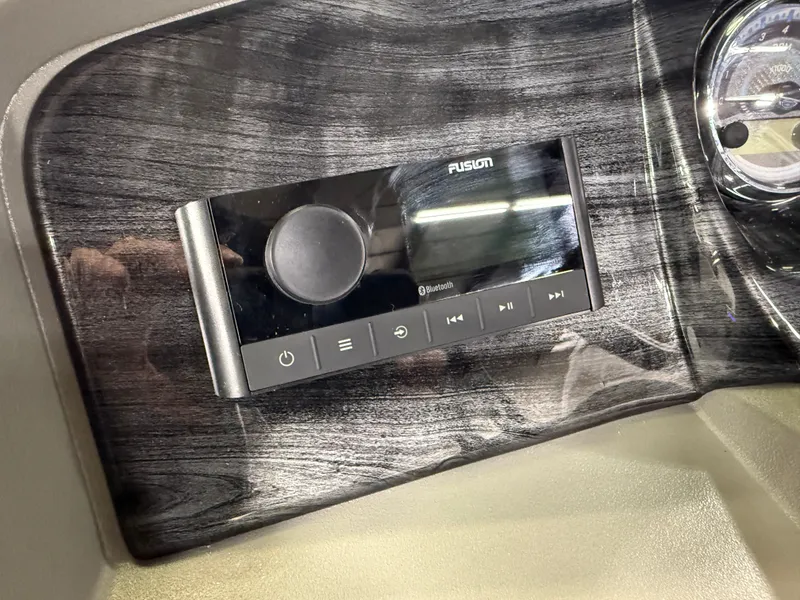 Slide: The Image of Tahoe LTZ 2385 Swingback (VRL) Tritoon & Honda 4-Stroke EFI 2025 - 12