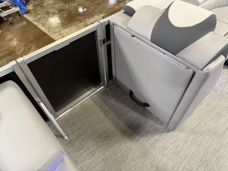 Slide: The Image of Tahoe LTZ 2385 Swingback (VRL) Tritoon & Honda 4-Stroke EFI 2025 - 30