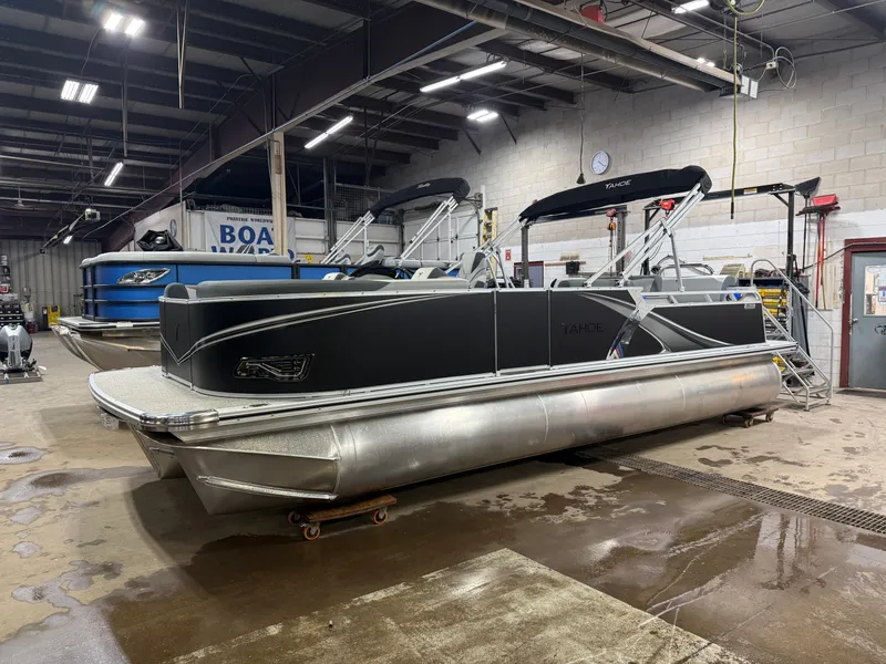 Slide: The Image of Tahoe LTZ 2385 Swingback (VRL) Tritoon & Honda 4-Stroke EFI 2025 - 41