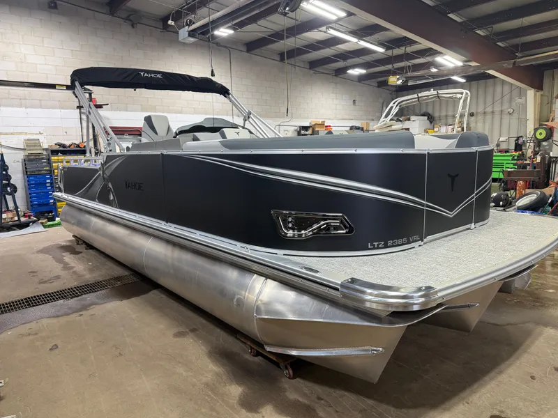 Slide: The Image of Tahoe LTZ 2385 Swingback (VRL) Tritoon & Honda 4-Stroke EFI 2025 - 51