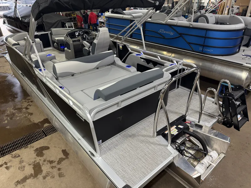 Slide: The Image of Tahoe LTZ 2385 Swingback (VRL) Tritoon & Honda 4-Stroke EFI 2025 - 52