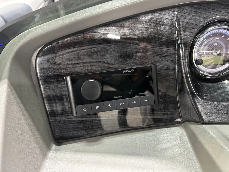 Slide: The Image of Tahoe LTZ 200HP VRL 2385 Swingback Tritoon 2025 - 12