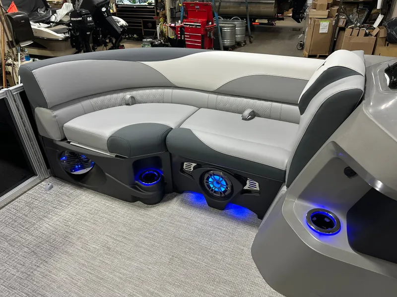 Slide: The Image of Tahoe LTZ 200HP VRL 2385 Swingback Tritoon 2025 - 30