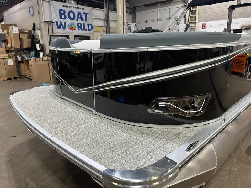 Slide: The Image of Tahoe LTZ 200HP VRL 2385 Swingback Tritoon 2025 - 40