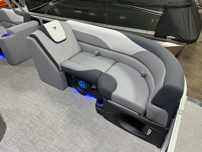 Slide: The Image of Tahoe LTZ 200HP VRL 2385 Swingback Tritoon 2025 - 8