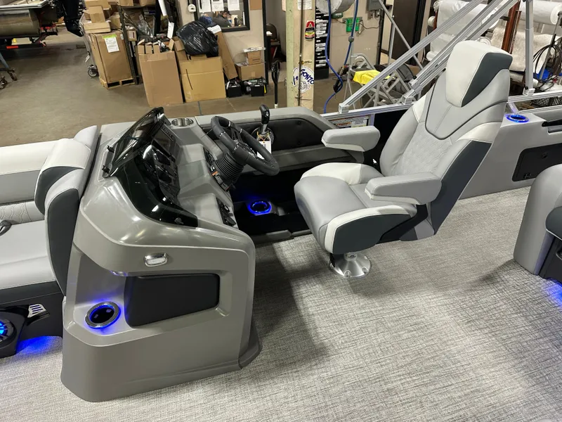 Slide: The Image of Tahoe LTZ 200HP VRL 2385 Swingback Tritoon 2025 - 9