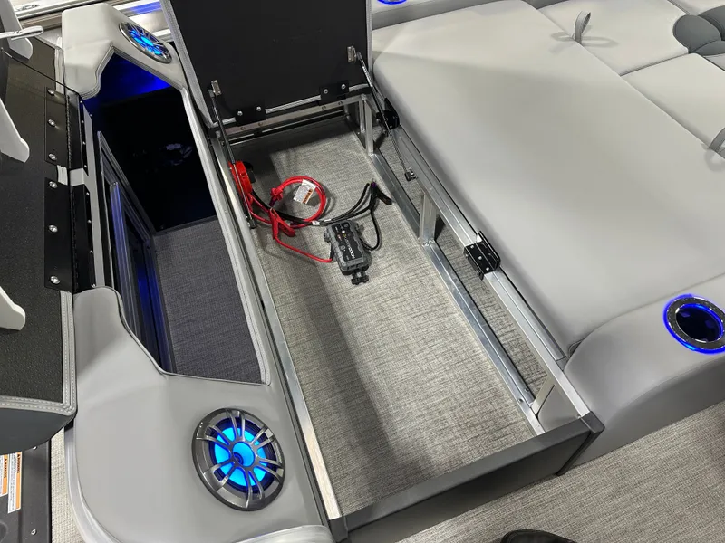 Slide: The Image of Tahoe LTZ 2385 Swingback (VRL) Tritoon & Honda 4-Stroke EFI 2025 - 22