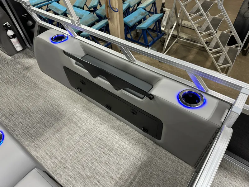 Slide: The Image of Tahoe LTZ 2385 Swingback (VRL) Tritoon & Honda 4-Stroke EFI 2025 - 25