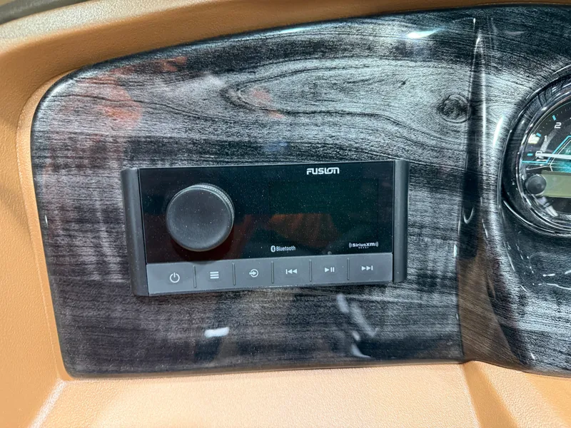 Slide: The Image of Tahoe LTZ 200HP VRL 2385 Swingback Tritoon 2025 - 12