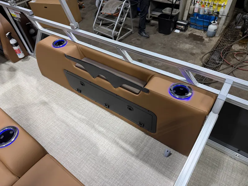 Slide: The Image of Tahoe LTZ 200HP VRL 2385 Swingback Tritoon 2025 - 22