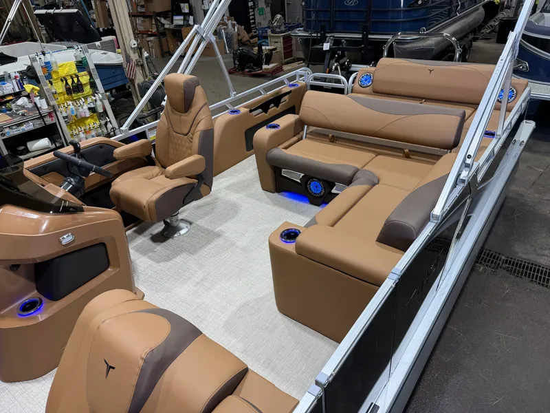 Slide: The Image of Tahoe LTZ 200HP VRL 2385 Swingback Tritoon 2025 - 3