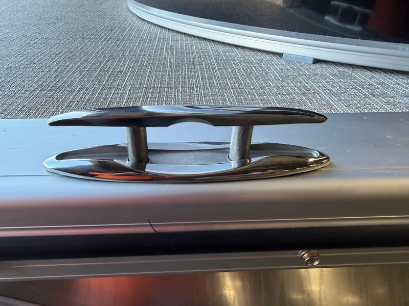 Slide: The Image of Tahoe LTZ 200HP VRL 2385 Swingback Tritoon 2025 - 38