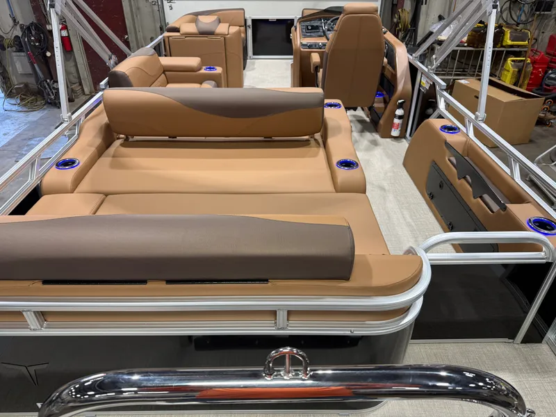 Slide: The Image of Tahoe LTZ 200HP VRL 2385 Swingback Tritoon 2025 - 5