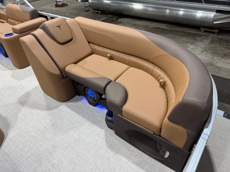 Slide: The Image of Tahoe LTZ 200HP VRL 2385 Swingback Tritoon 2025 - 8