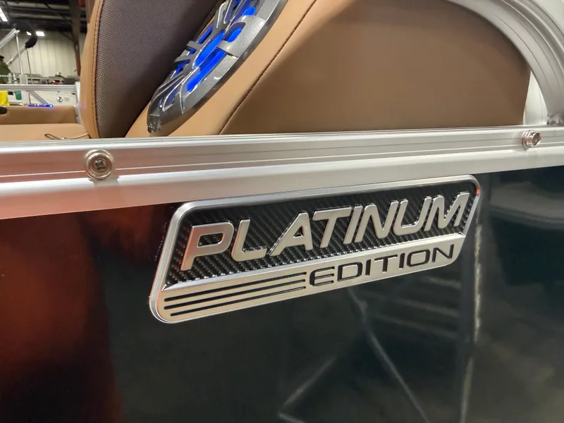 Slide: The Image of Tahoe LTZ 2385 Swingback (VRL) Tritoon & Honda 4-Stroke EFI 2025 - 41