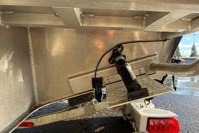 Slide: The Image of 2016 North River Seahawk boat trailer with hydraulic system and trim tab. - 18