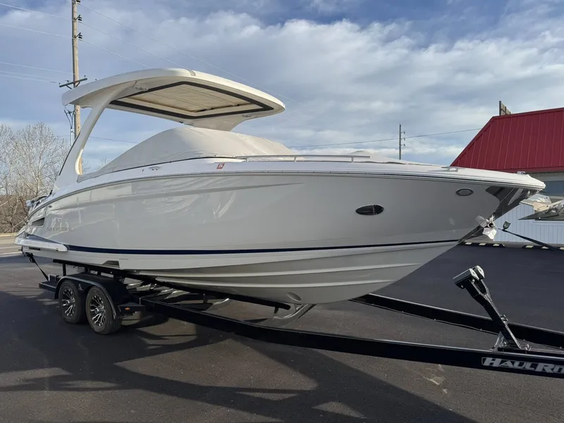 Slide: The Image of Regal 2800 Bowrider 2020 - 11