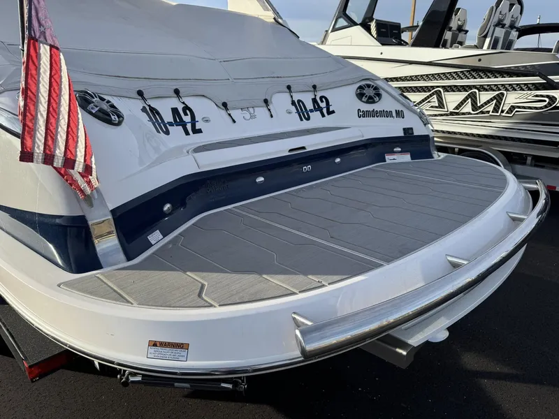 Slide: The Image of Regal 2800 Bowrider 2020 - 3
