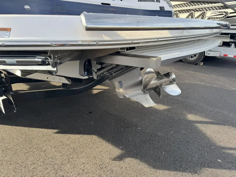 Slide: The Image of Regal 2800 Bowrider 2020 - 6