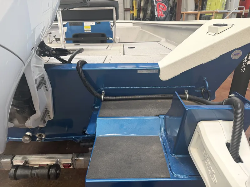 Slide: The Image of SeaArk Phantom 20X CC 2026 - 10