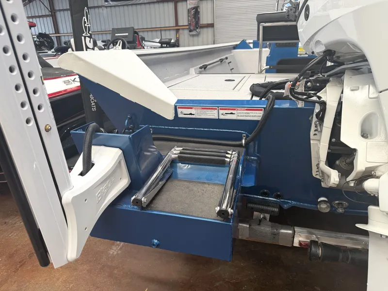 Slide: The Image of SeaArk Phantom 20X CC 2026 - 11