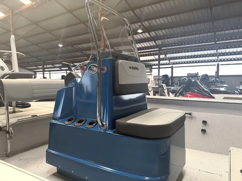 Slide: The Image of SeaArk Phantom 20X CC 2026 - 17