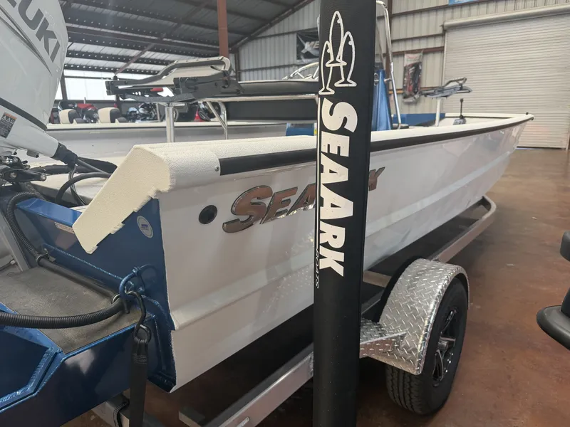 Slide: The Image of SeaArk Phantom 20X CC 2026 - 20