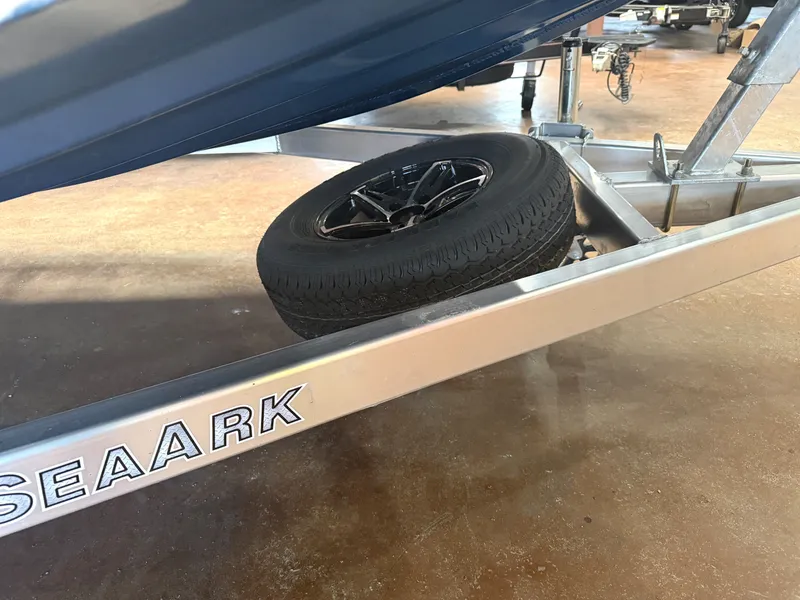 Slide: The Image of SeaArk Phantom 20X CC 2026 - 22