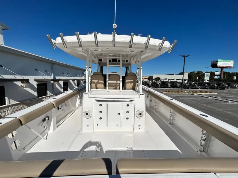 Slide: The Image of Everglades 395 Center Console 2020 - 19