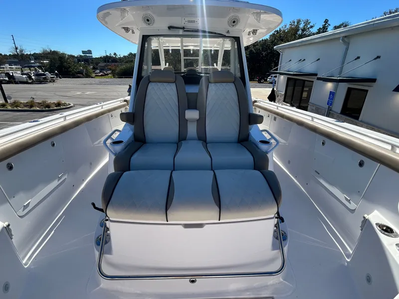 Slide: The Image of Everglades 395 Center Console 2020 - 50