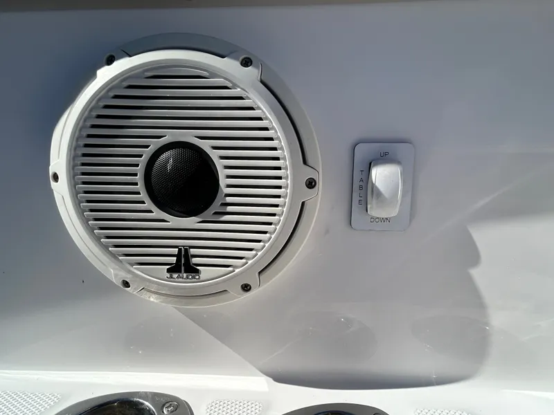 Slide: The Image of Everglades 395 Center Console 2020 - 51