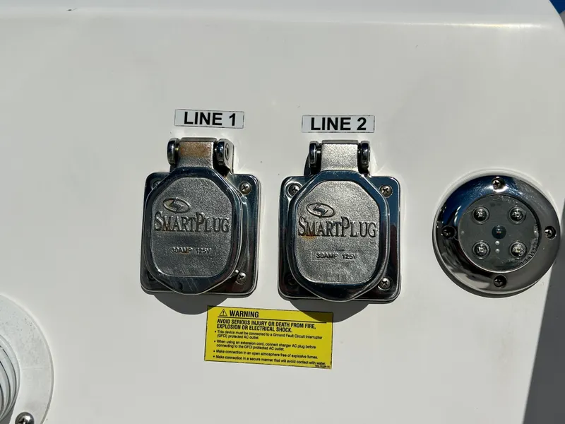 Slide: The Image of Everglades 395 Center Console 2020 - 7