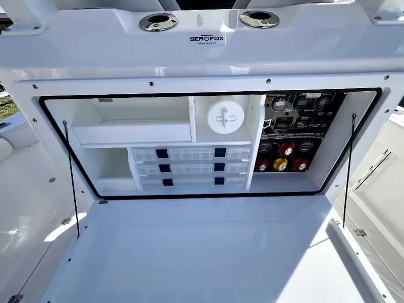 Slide: The Image of Sea Fox 288 Commander 2026 - 9