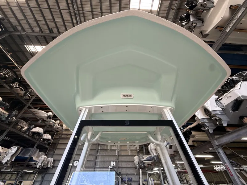 Slide: The Image of Robalo 246 2023 - 14