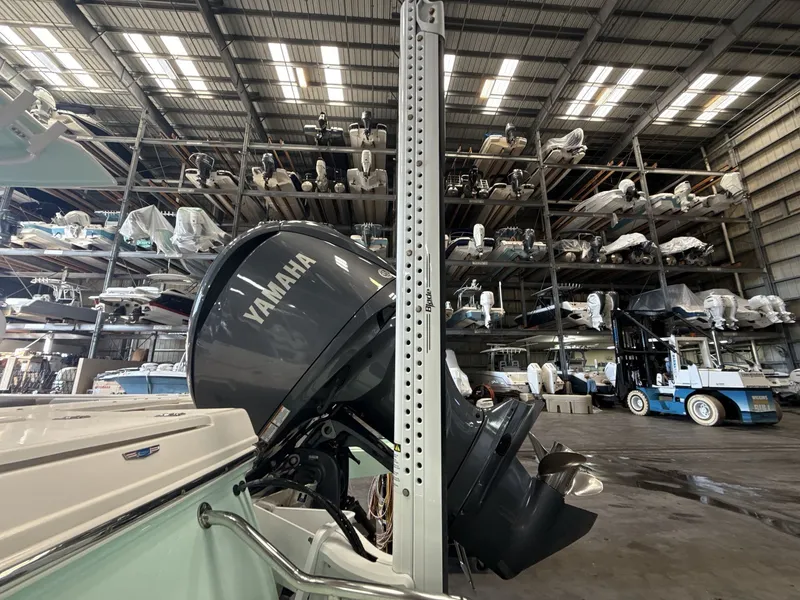 Slide: The Image of Robalo 246 2023 - 15