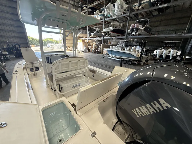 Slide: The Image of Robalo 246 2023 - 17