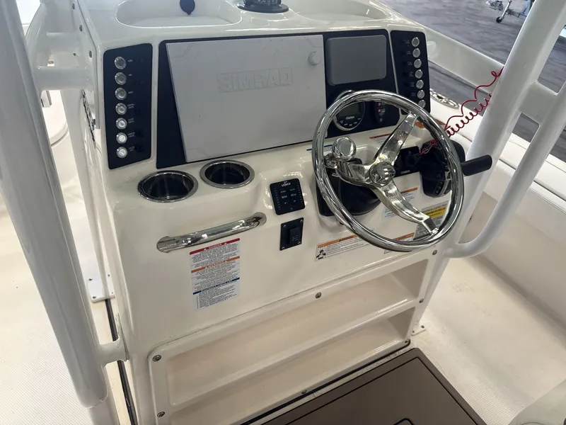 Slide: The Image of Robalo 246 2023 - 23