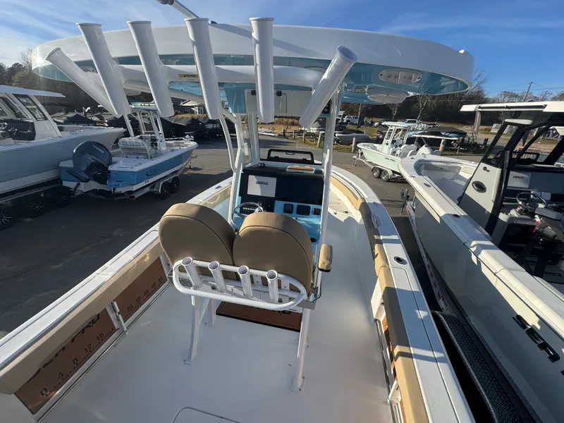 Slide: The Image of Sea Pro 242 DLX 2026 - 12