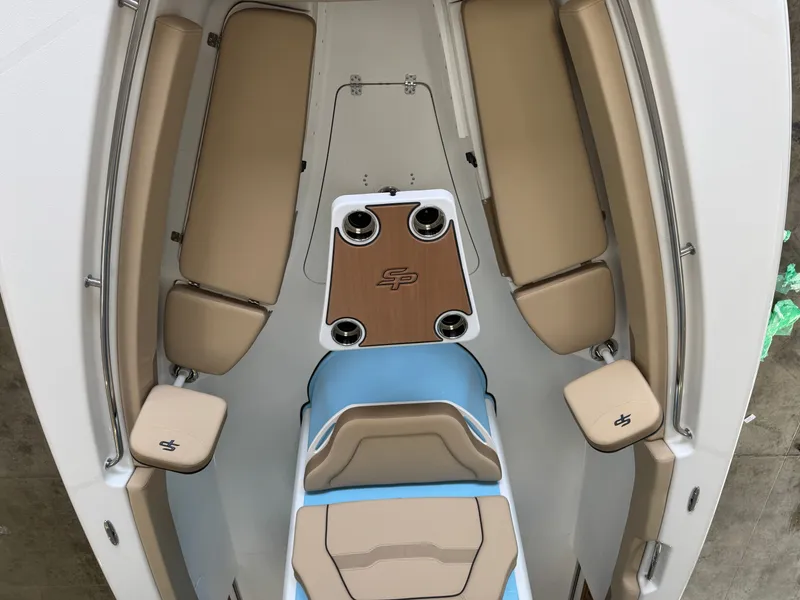 Slide: The Image of Sea Pro 242 DLX 2026 - 17