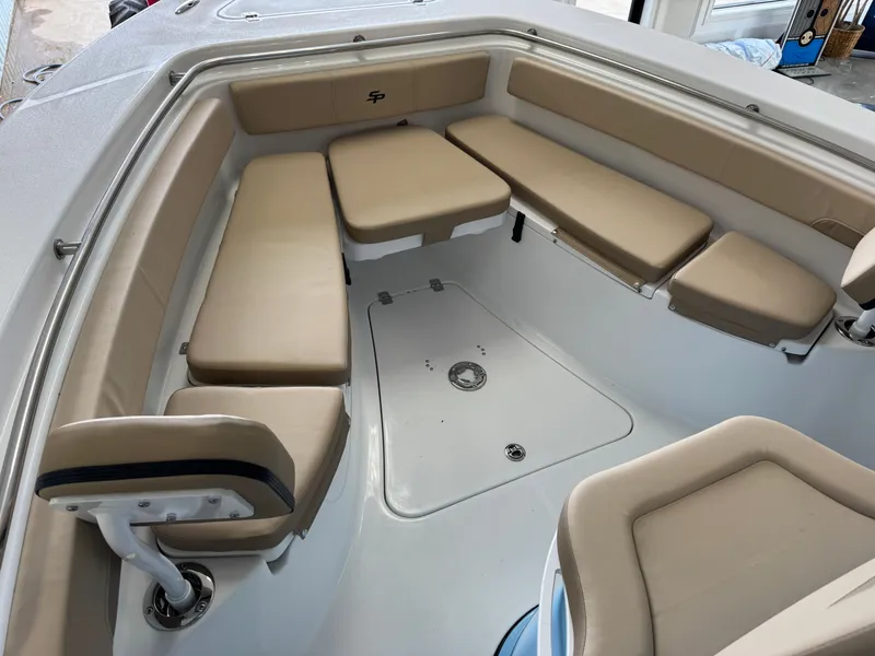 Slide: The Image of Sea Pro 242 DLX 2026 - 18