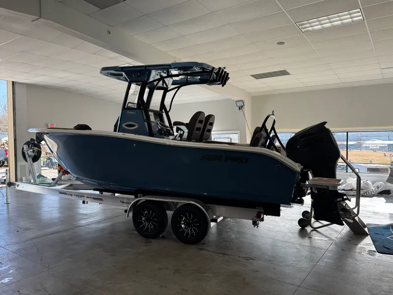 Slide: The Image of Sea Pro 245 FLXR 2026 - 3