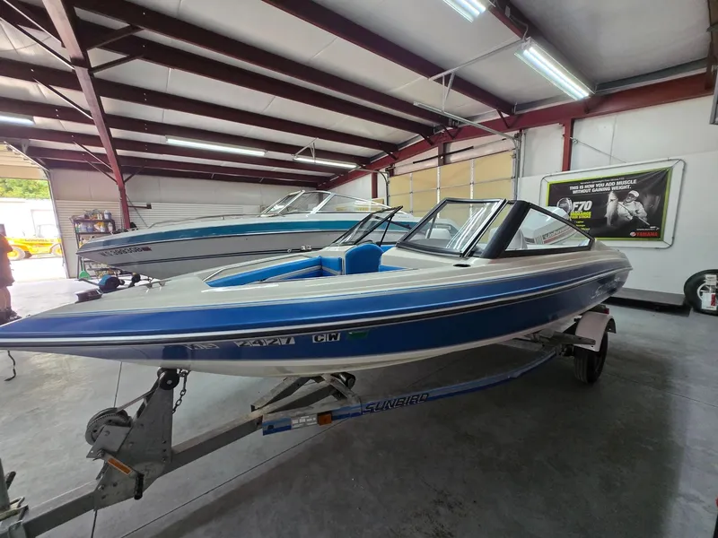 Slide: The Image of Sunbird Corsair 160 1991 - 1