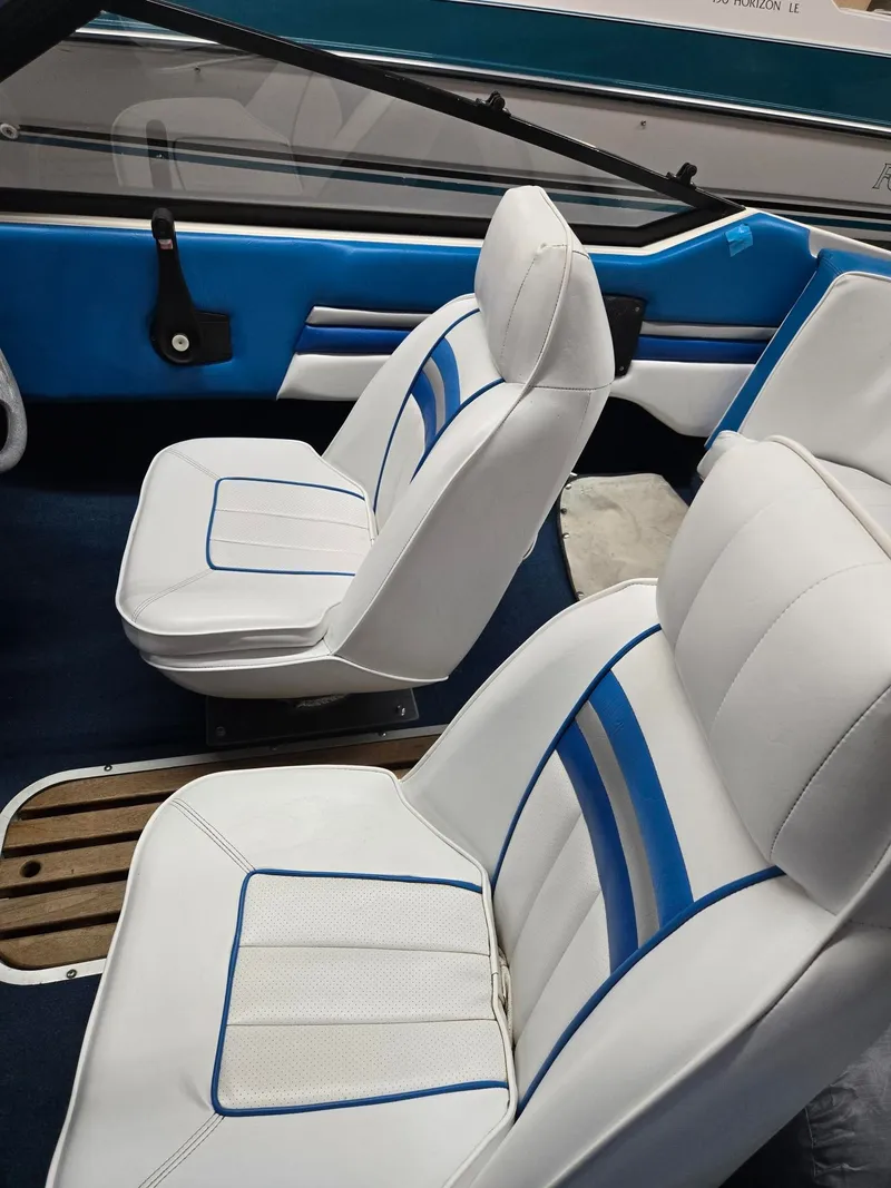 Slide: The Image of Sunbird Corsair 160 1991 - 10