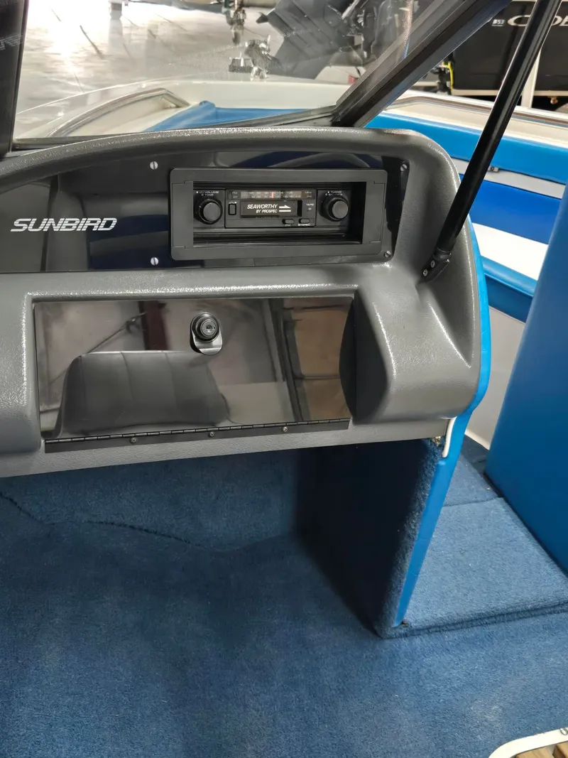 Slide: The Image of Sunbird Corsair 160 1991 - 11