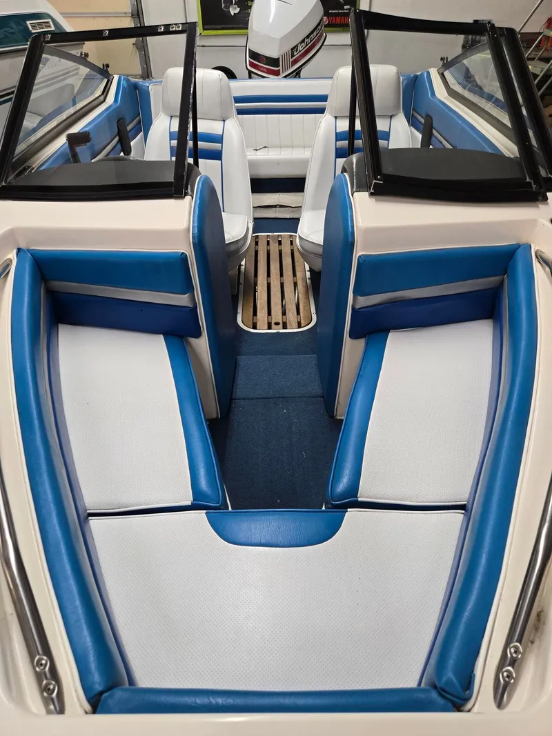 Slide: The Image of Sunbird Corsair 160 1991 - 6