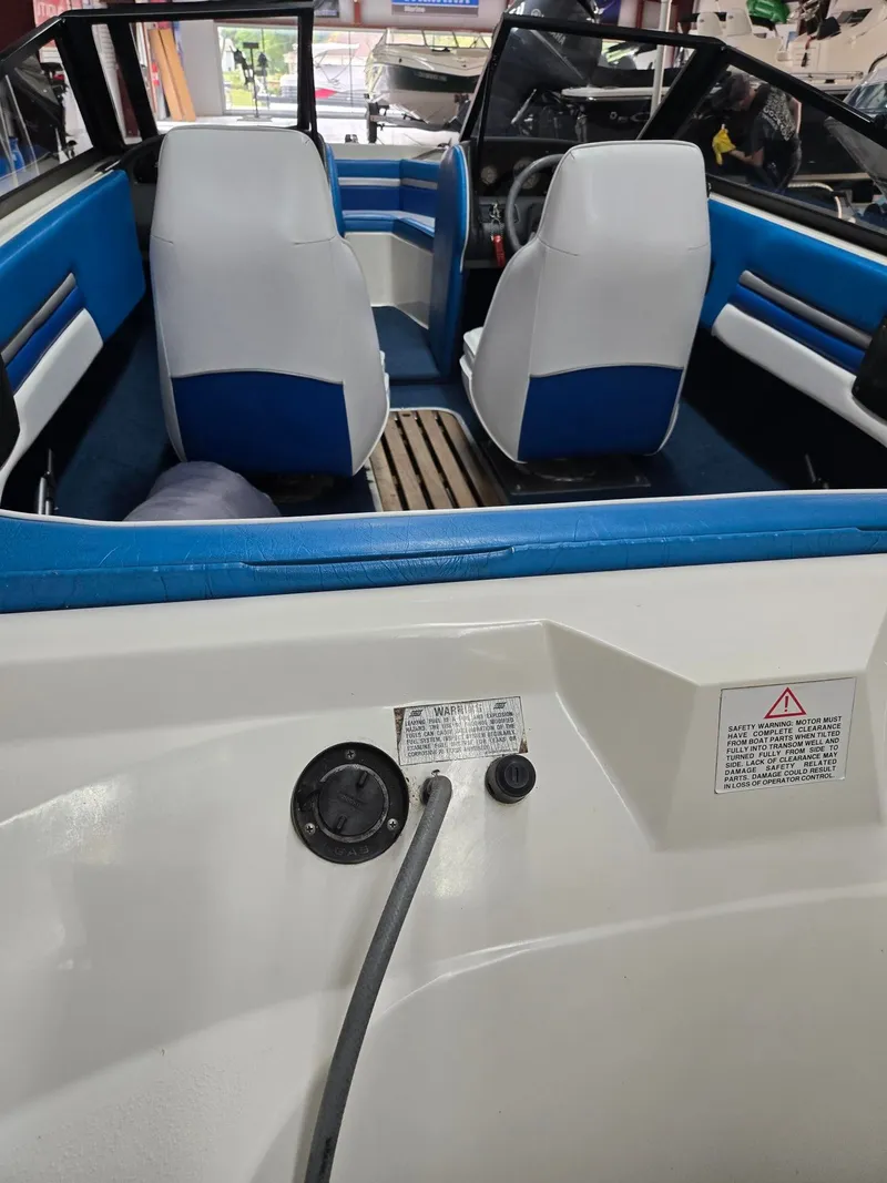 Slide: The Image of Sunbird Corsair 160 1991 - 7