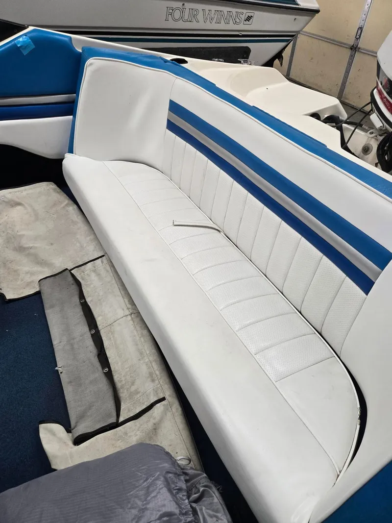 Slide: The Image of Sunbird Corsair 160 1991 - 9