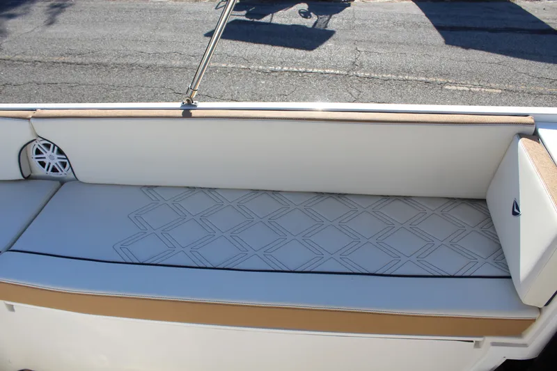 Slide: The Image of Vanquish 26DC 2016 - 12